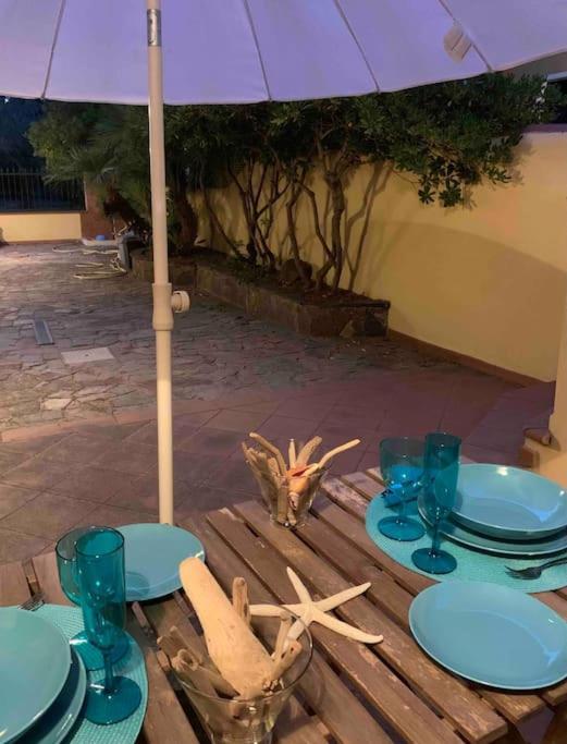 Raffinata Taverna Con Camino Cala Liberotto Kültér fotó